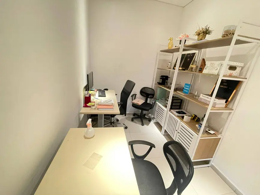 Foto 1 de Sala Comercial para alugar, 10m2 em Jardim das Acácias, São Paulo - SP