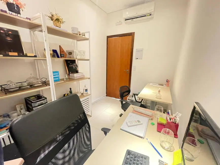 Foto 2 de Sala Comercial para alugar, 10m2 em Jardim das Acácias, São Paulo - SP