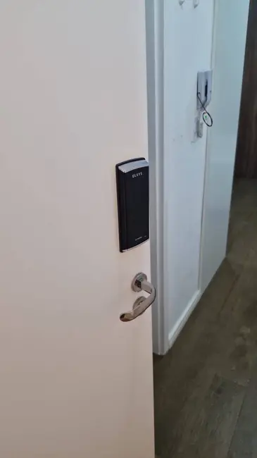 Foto 3 de Apartamento com 1 quarto à venda e para alugar, 27m2 em Granja Viana, Cotia - SP