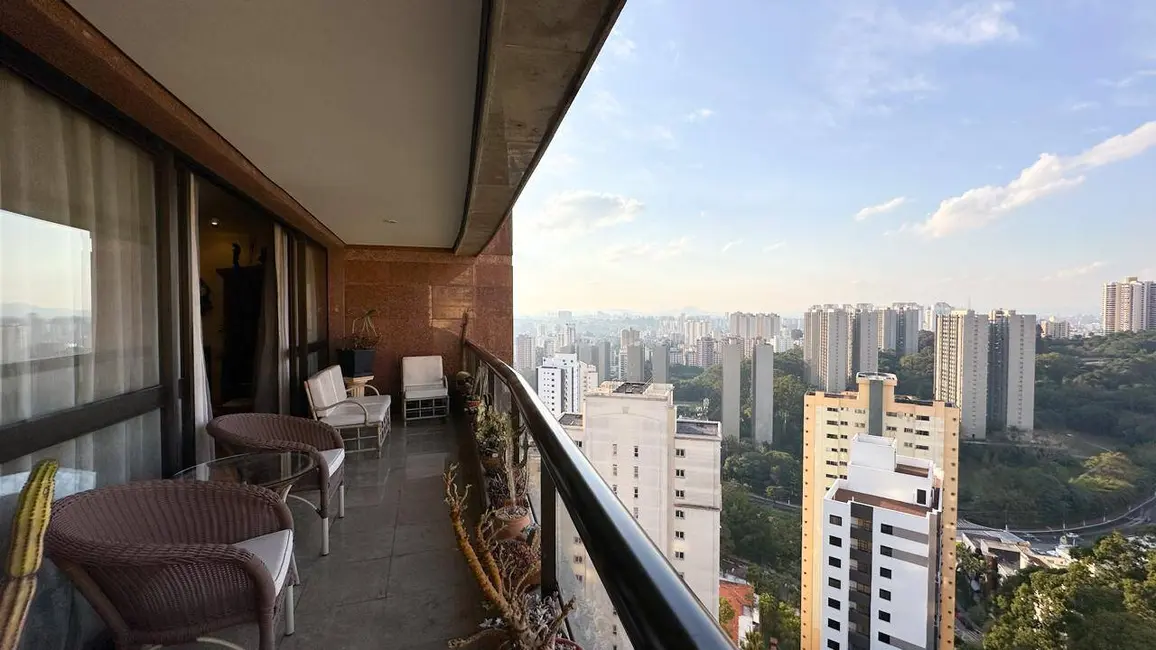 Apartamento com 3 quartos à venda, 226m2 em Vila Suzana, São Paulo - SP - imagem 7 Foto 7 de Apartamento com 3 quartos à venda, 226m2 em Vila Suzana, São Paulo - SP