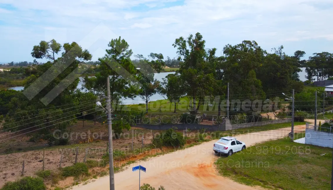 Foto 1 de Terreno / Lote à venda, 550m2 em Balneario Rincao - SC