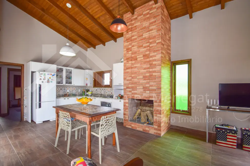 Casa com 2 quartos à venda, 100m2 em Centro, Balneario Rincao - SC - imagem 8 Foto 8 de Casa com 2 quartos à venda, 100m2 em Centro, Balneario Rincao - SC