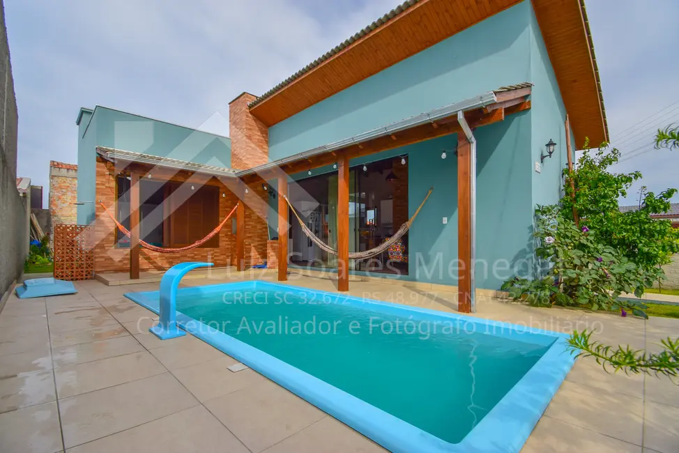 Foto 1 de Casa com 2 quartos à venda, 100m2 em Centro, Balneario Rincao - SC
