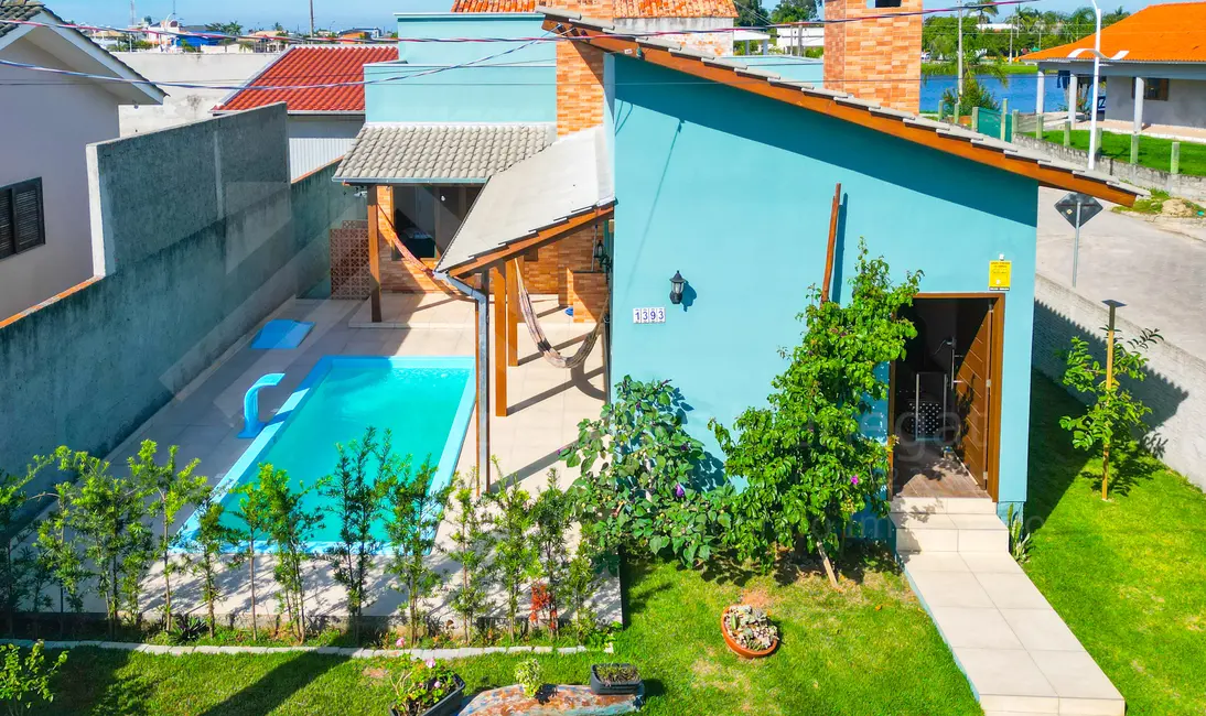 Casa com 2 quartos à venda, 100m2 em Centro, Balneario Rincao - SC - imagem 2 Foto 2 de Casa com 2 quartos à venda, 100m2 em Centro, Balneario Rincao - SC