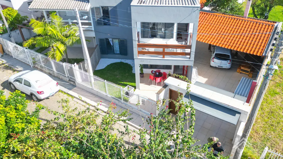 Casa com 3 quartos à venda em Balneario Rincao - SC - imagem 5 Foto 5 de Casa com 3 quartos à venda em Balneario Rincao - SC