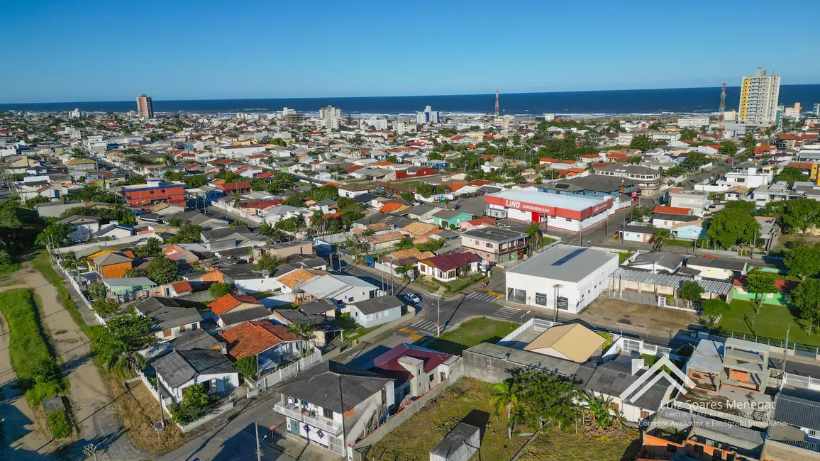 Foto 3 de Casa com 3 quartos à venda em Centro, Balneario Rincao - SC