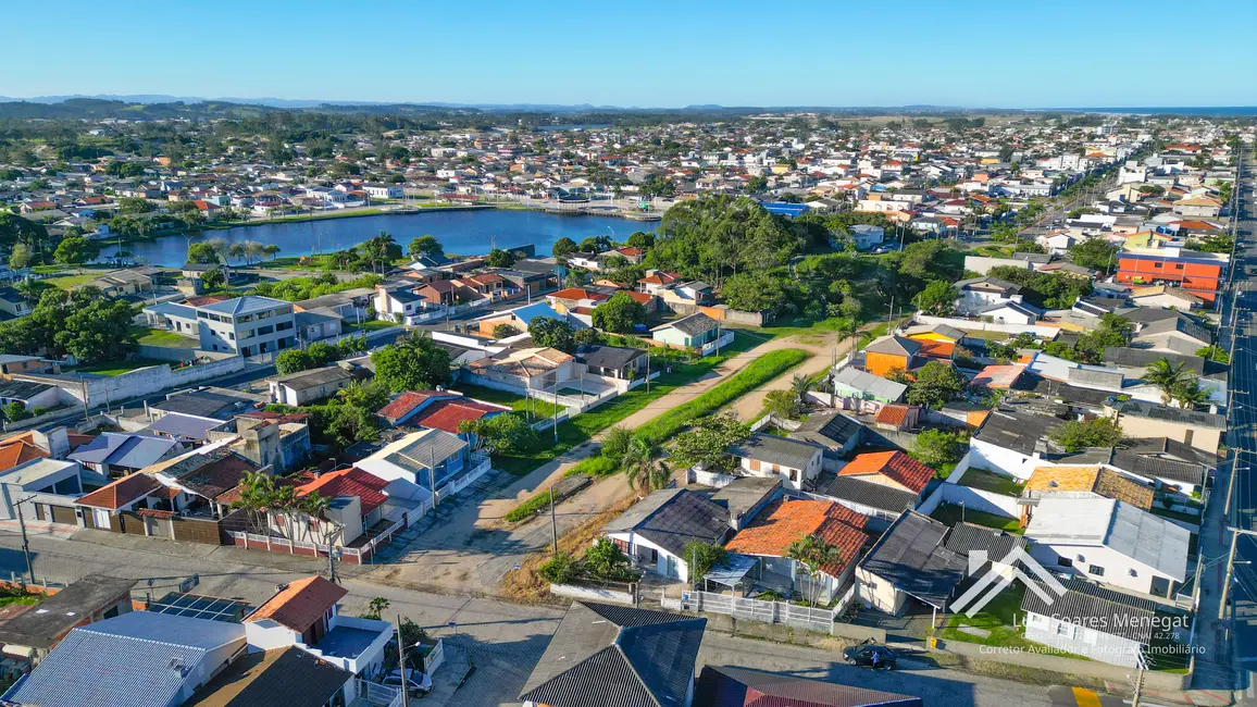 Foto 2 de Casa com 3 quartos à venda em Centro, Balneario Rincao - SC