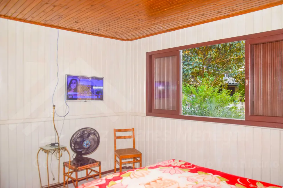 Casa com 5 quartos à venda, 208m2 em Balneario Rincao - SC - imagem 8 Foto 8 de Casa com 5 quartos à venda, 208m2 em Balneario Rincao - SC