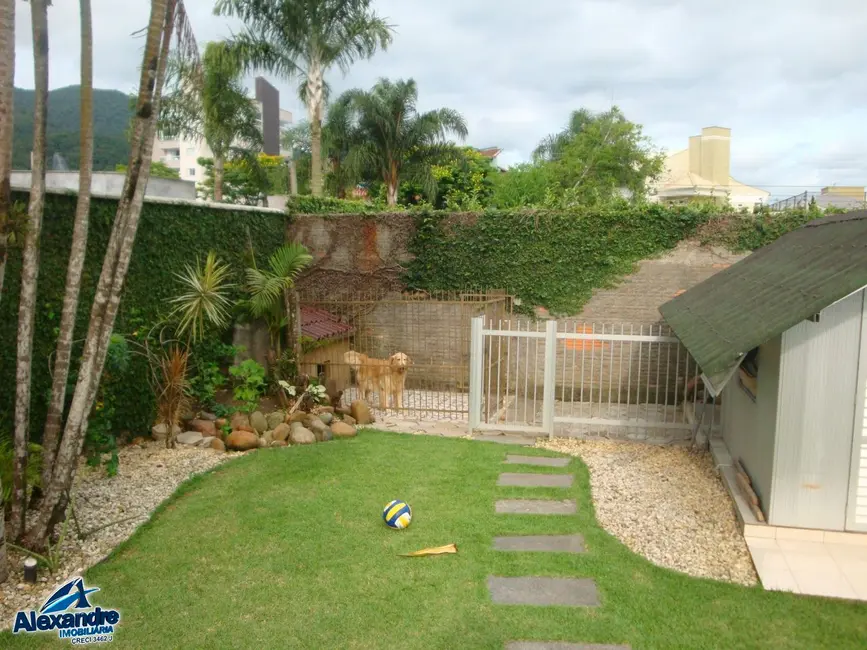 Casa com 4 quartos à venda, 360m2 em Amizade, Jaragua Do Sul - SC - imagem 8 Foto 8 de Casa com 4 quartos à venda, 360m2 em Amizade, Jaragua Do Sul - SC
