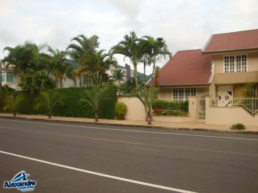 Casa com 4 quartos à venda, 360m2 em Amizade, Jaragua Do Sul - SC - imagem 3 Foto 3 de Casa com 4 quartos à venda, 360m2 em Amizade, Jaragua Do Sul - SC
