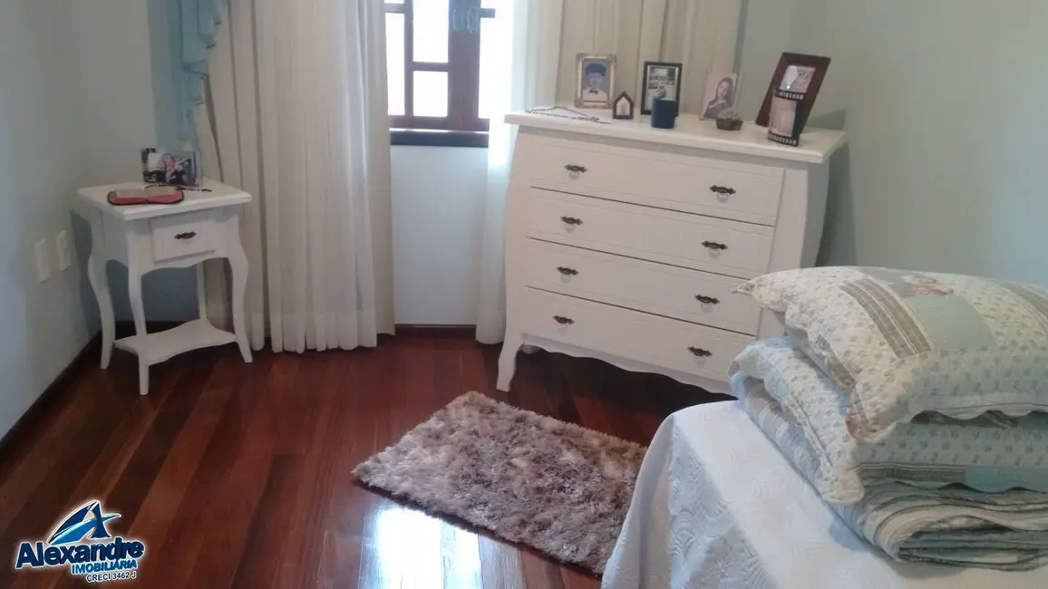 Casa com 3 quartos à venda, 187m2 em Vila Nova, Jaragua Do Sul - SC - imagem 8 Foto 8 de Casa com 3 quartos à venda, 187m2 em Vila Nova, Jaragua Do Sul - SC