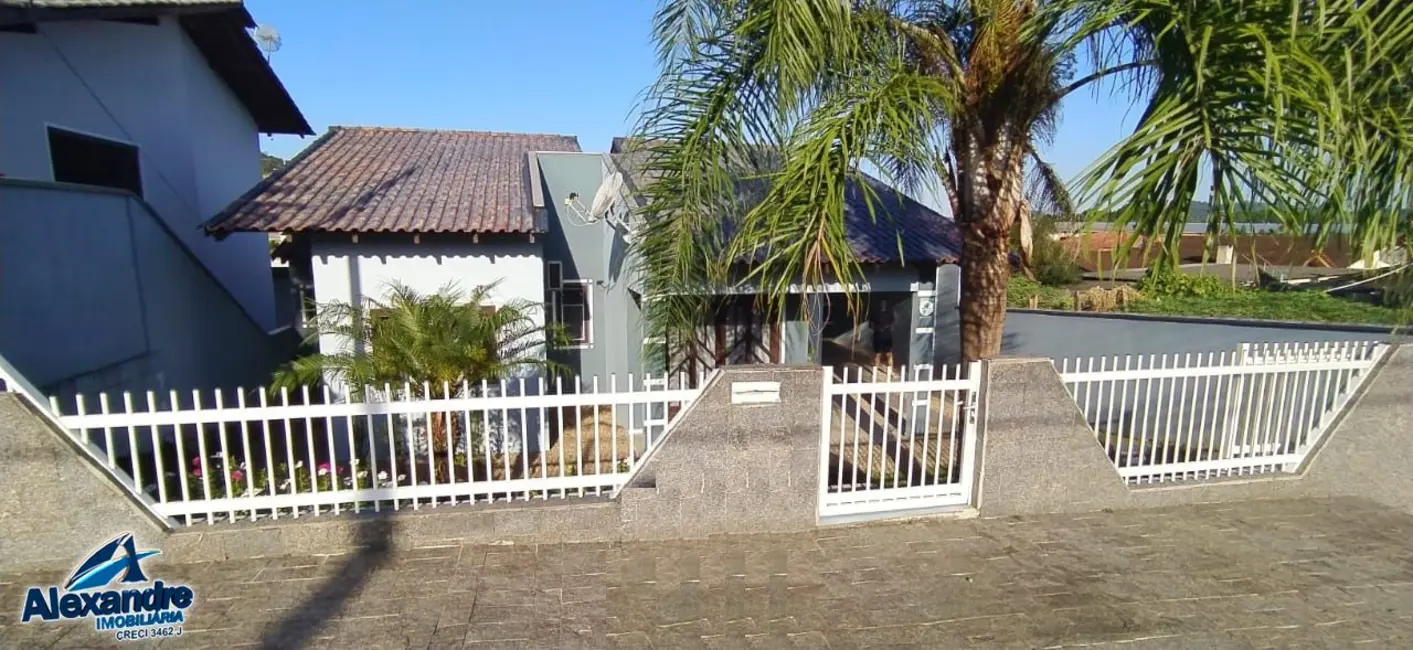 Foto 1 de Casa com 3 quartos à venda, 180m2 em Guaramirim - SC