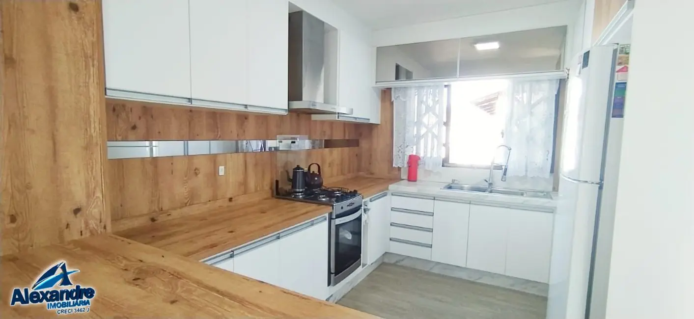 Foto 8 de Casa com 3 quartos à venda, 180m2 em Guaramirim - SC