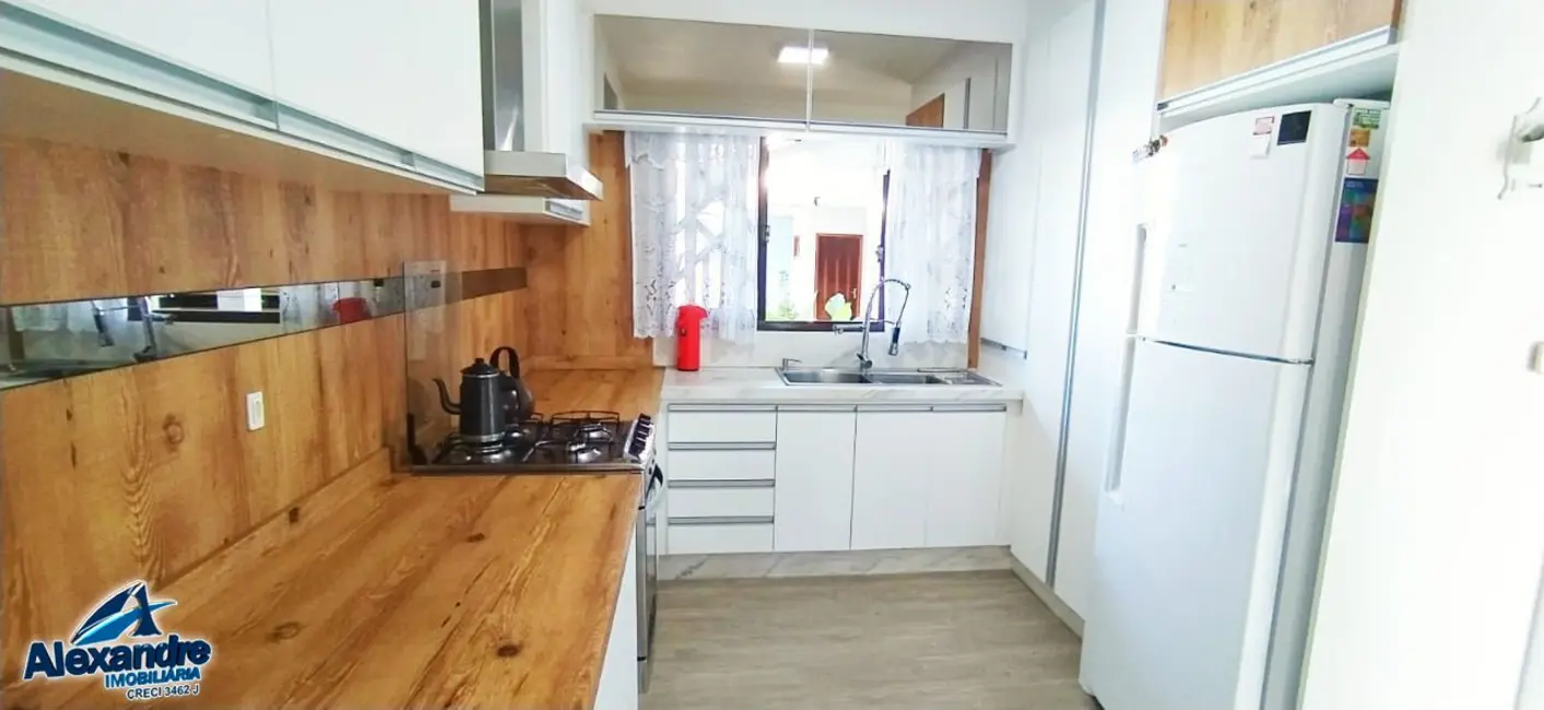 Foto 9 de Casa com 3 quartos à venda, 180m2 em Guaramirim - SC