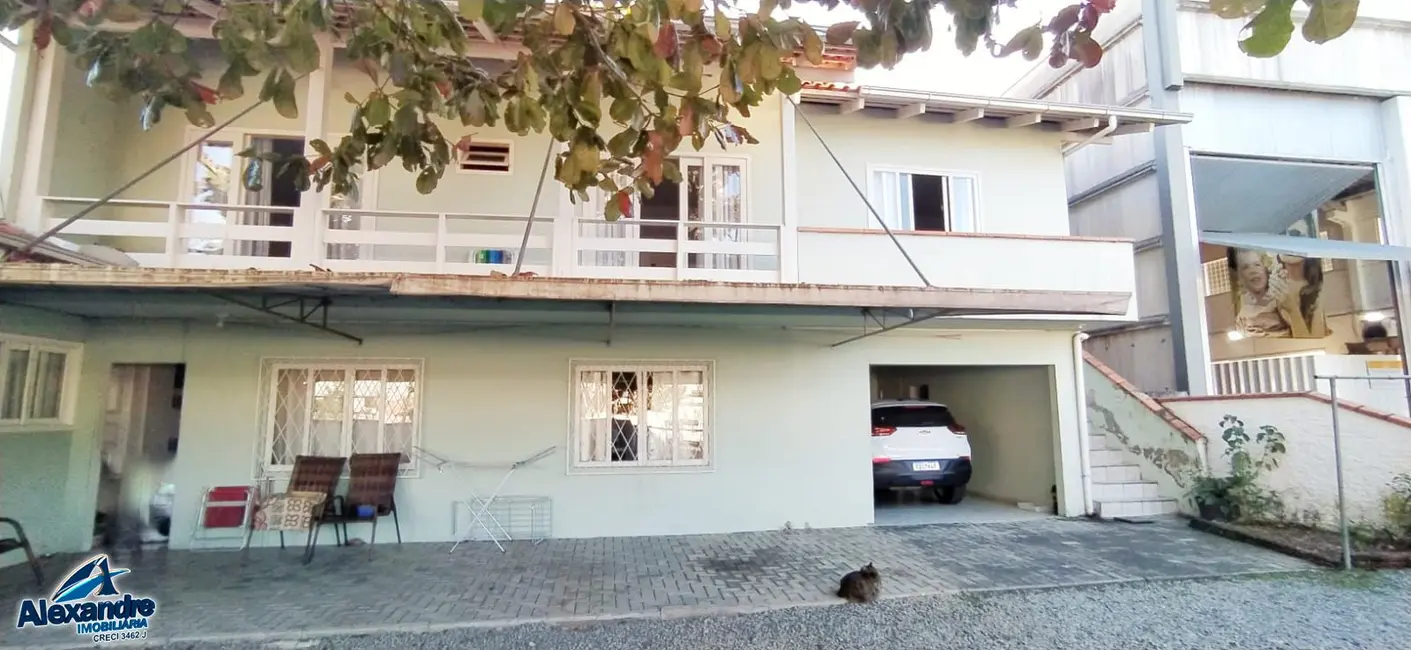 Casa com 8 quartos à venda, 225m2 em Ilha da Figueira, Jaragua Do Sul - SC - imagem 4 Foto 4 de Casa com 8 quartos à venda, 225m2 em Ilha da Figueira, Jaragua Do Sul - SC