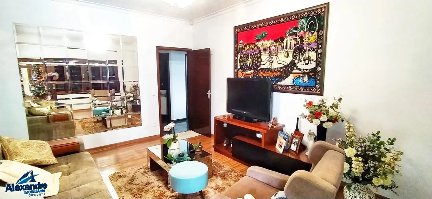 Casa com 4 quartos à venda, 272m2 em Vila Nova, Jaragua Do Sul - SC - imagem 5 Foto 5 de Casa com 4 quartos à venda, 272m2 em Vila Nova, Jaragua Do Sul - SC