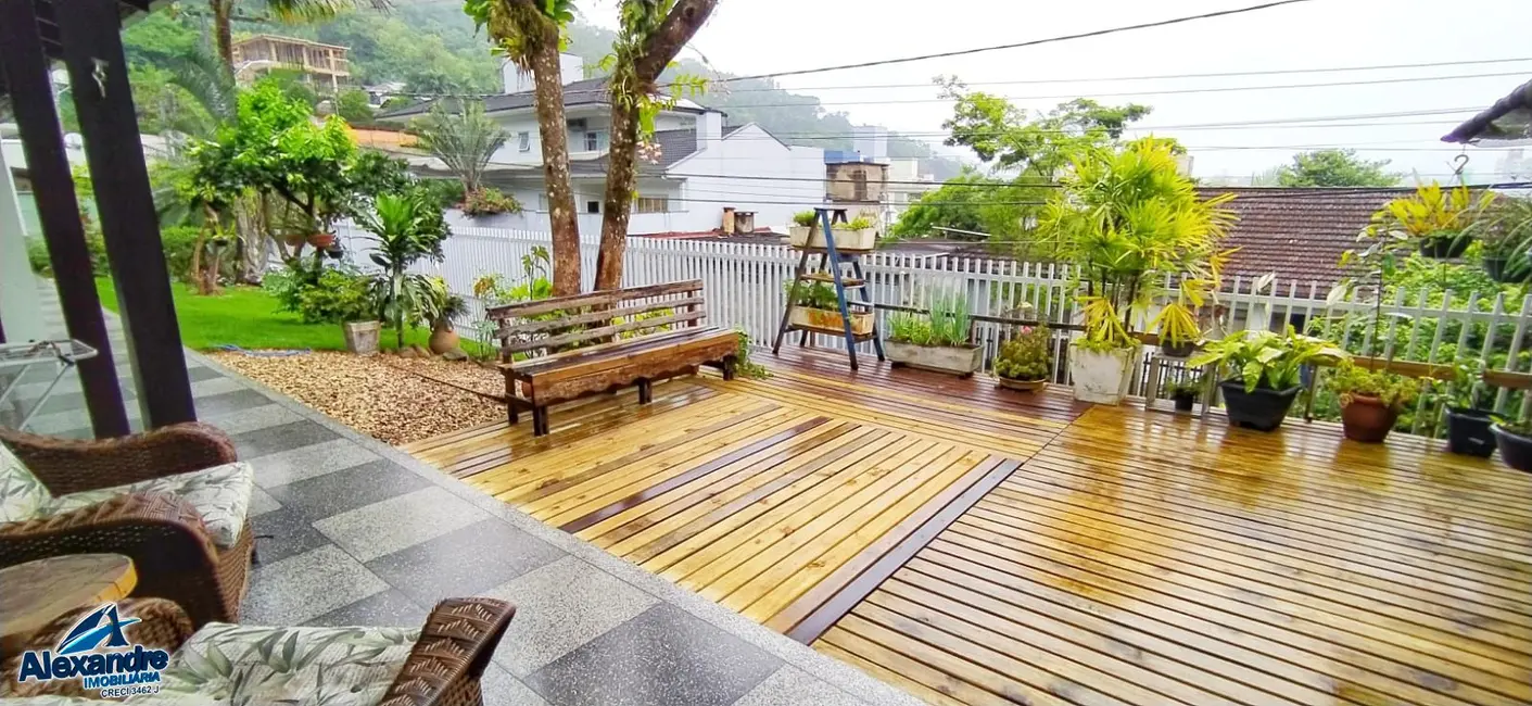 Casa com 4 quartos à venda, 272m2 em Vila Nova, Jaragua Do Sul - SC - imagem 3 Foto 3 de Casa com 4 quartos à venda, 272m2 em Vila Nova, Jaragua Do Sul - SC