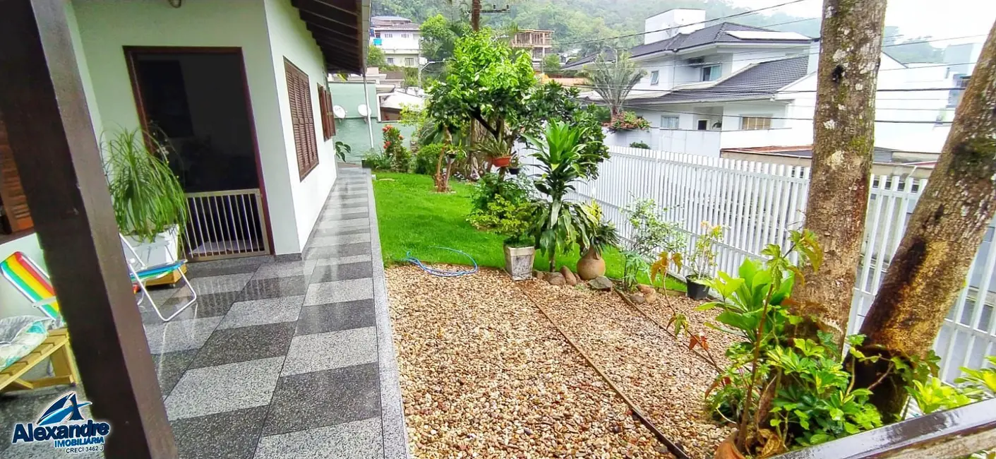 Casa com 4 quartos à venda, 272m2 em Vila Nova, Jaragua Do Sul - SC - imagem 4 Foto 4 de Casa com 4 quartos à venda, 272m2 em Vila Nova, Jaragua Do Sul - SC