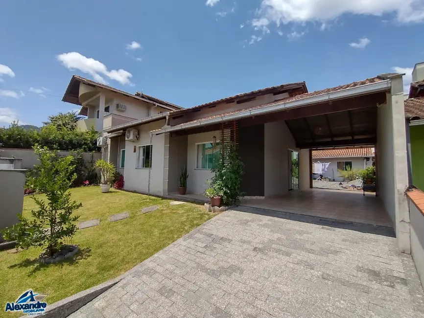 Foto 1 de Casa com 3 quartos à venda, 200m2 em Amizade, Jaragua Do Sul - SC