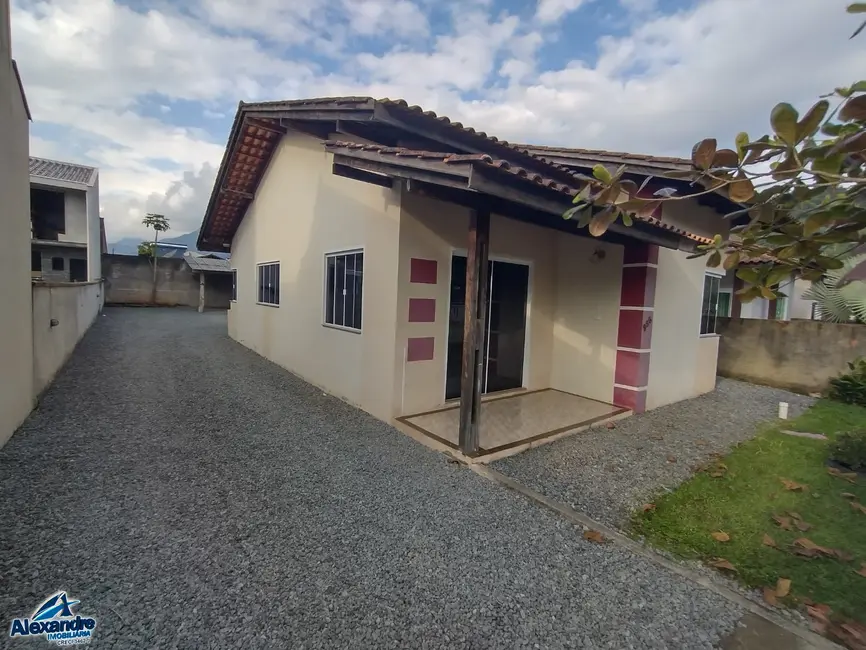 Foto 1 de Casa com 3 quartos à venda, 95m2 em Schroeder - SC