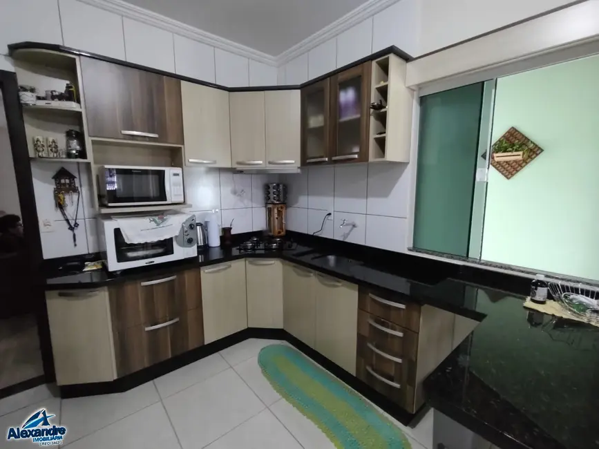 Casa com 3 quartos à venda, 220m2 em Schroeder - SC - imagem 5 Foto 5 de Casa com 3 quartos à venda, 220m2 em Schroeder - SC
