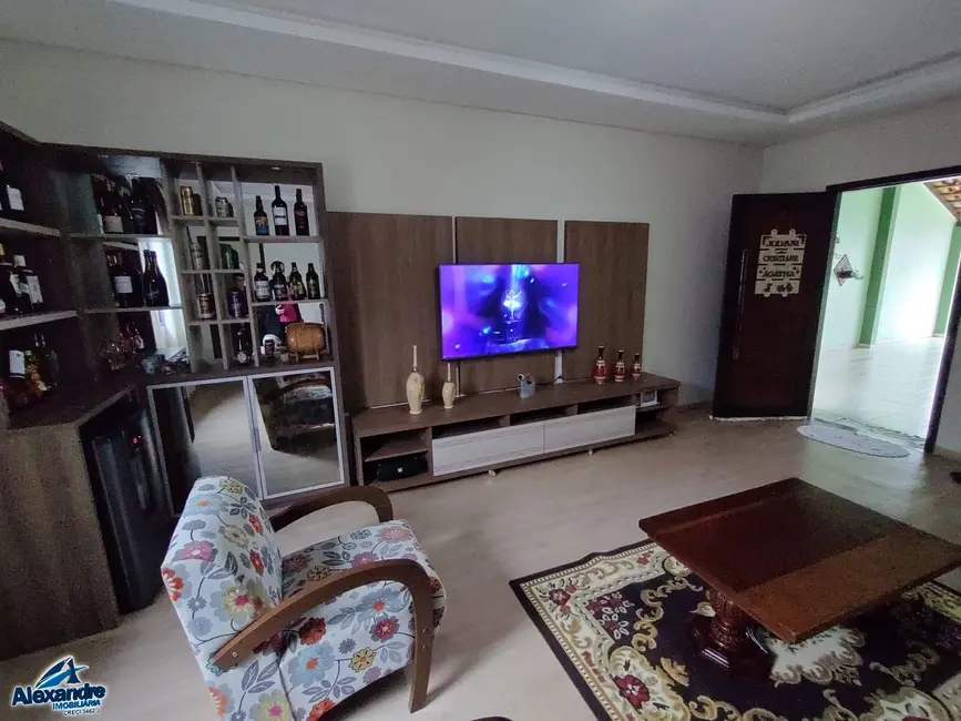 Casa com 3 quartos à venda, 220m2 em Schroeder - SC - imagem 3 Foto 3 de Casa com 3 quartos à venda, 220m2 em Schroeder - SC