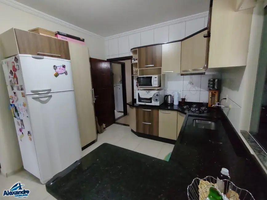 Casa com 3 quartos à venda, 220m2 em Schroeder - SC - imagem 6 Foto 6 de Casa com 3 quartos à venda, 220m2 em Schroeder - SC