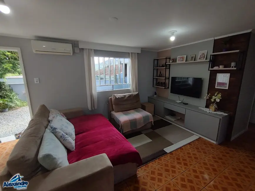 Casa com 4 quartos à venda, 220m2 em Vila Lenzi, Jaragua Do Sul - SC - imagem 3 Foto 3 de Casa com 4 quartos à venda, 220m2 em Vila Lenzi, Jaragua Do Sul - SC