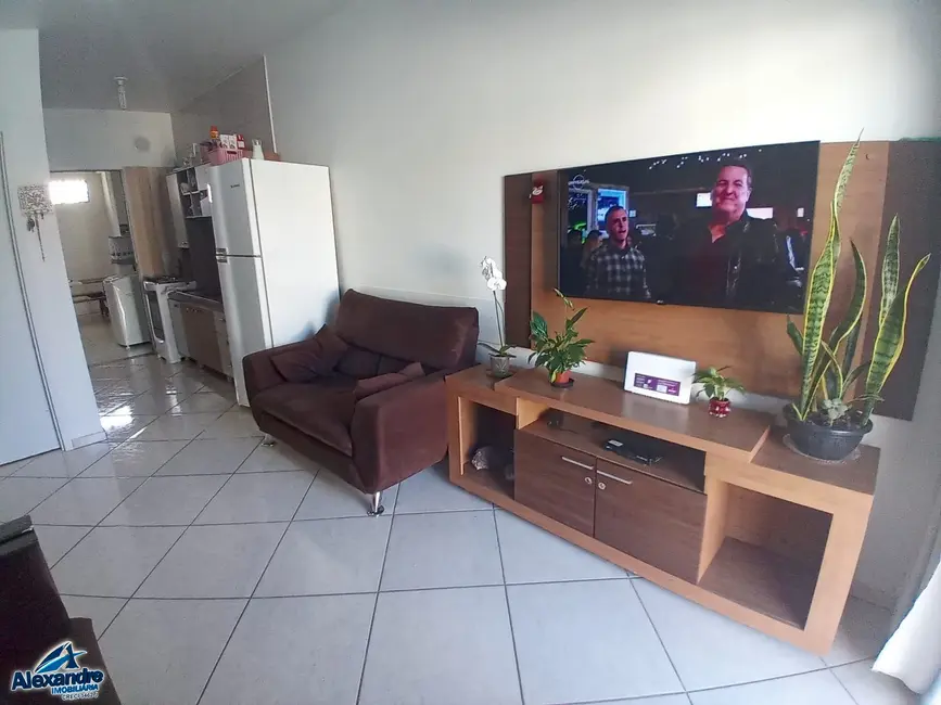 Foto 2 de Casa com 2 quartos à venda, 82m2 em Guaramirim - SC