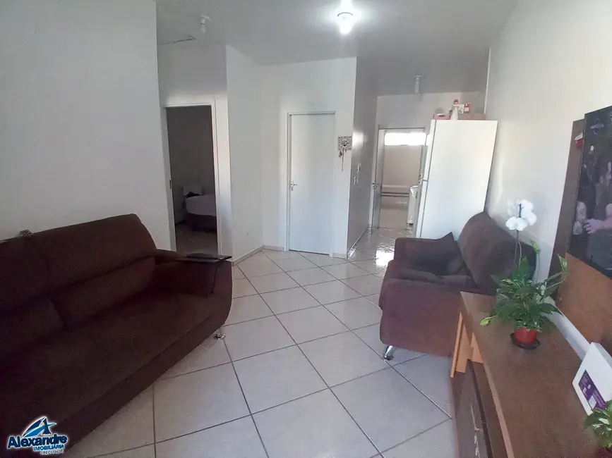 Foto 1 de Casa com 2 quartos à venda, 82m2 em Guaramirim - SC