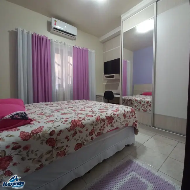 Foto 9 de Casa com 4 quartos à venda, 340m2 em Centro, Schroeder - SC
