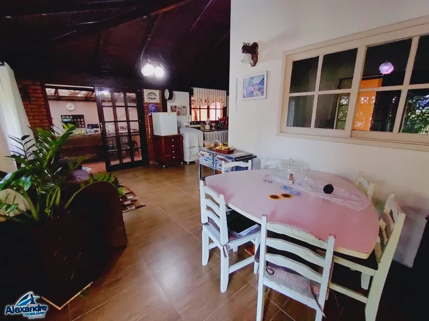 Foto 4 de Casa com 2 quartos à venda, 126m2 em Centro, Schroeder - SC