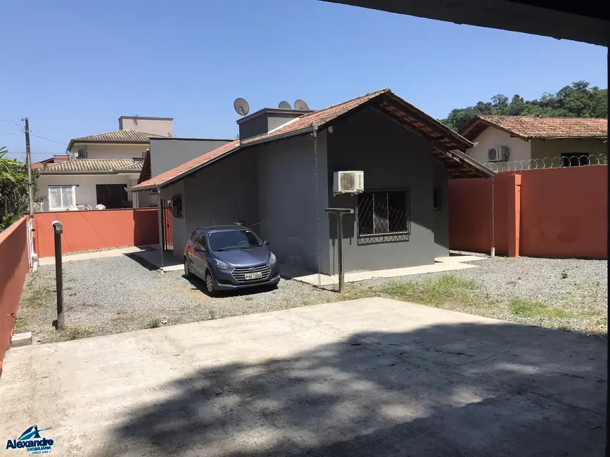 Foto 2 de Casa com 2 quartos à venda, 76m2 em Vila Lenzi, Jaragua Do Sul - SC