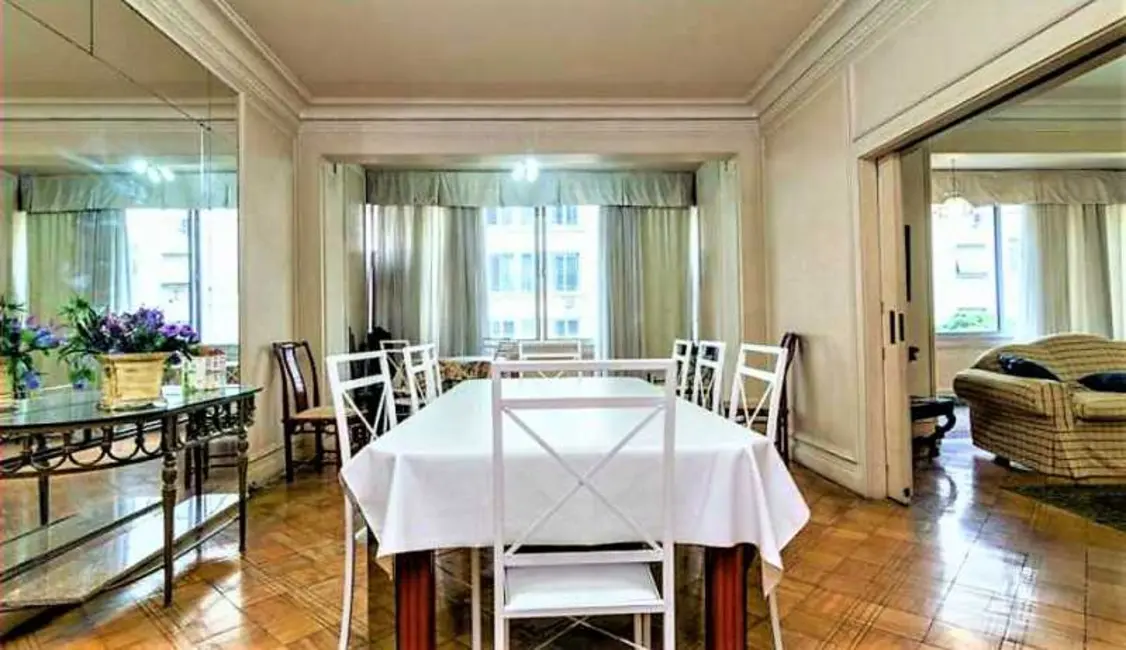 Foto 1 de Apartamento com 3 quartos à venda, 240m2 em Rio De Janeiro - RJ