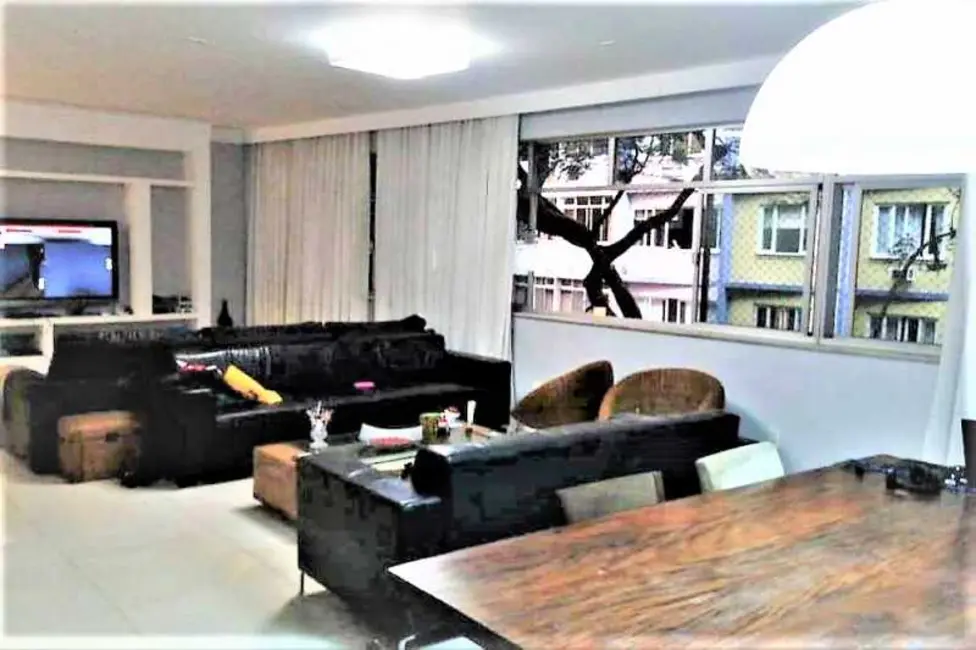 Apartamento com 4 quartos à venda, 250m2 em Rio De Janeiro - RJ - imagem 3 Foto 3 de Apartamento com 4 quartos à venda, 250m2 em Rio De Janeiro - RJ