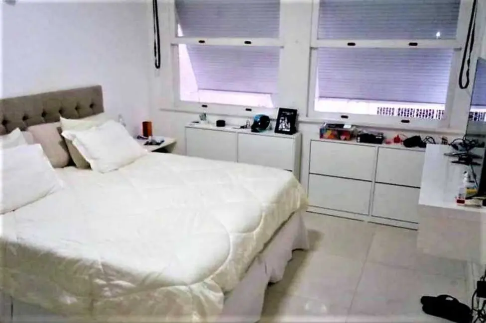 Apartamento com 4 quartos à venda, 250m2 em Rio De Janeiro - RJ - imagem 6 Foto 6 de Apartamento com 4 quartos à venda, 250m2 em Rio De Janeiro - RJ
