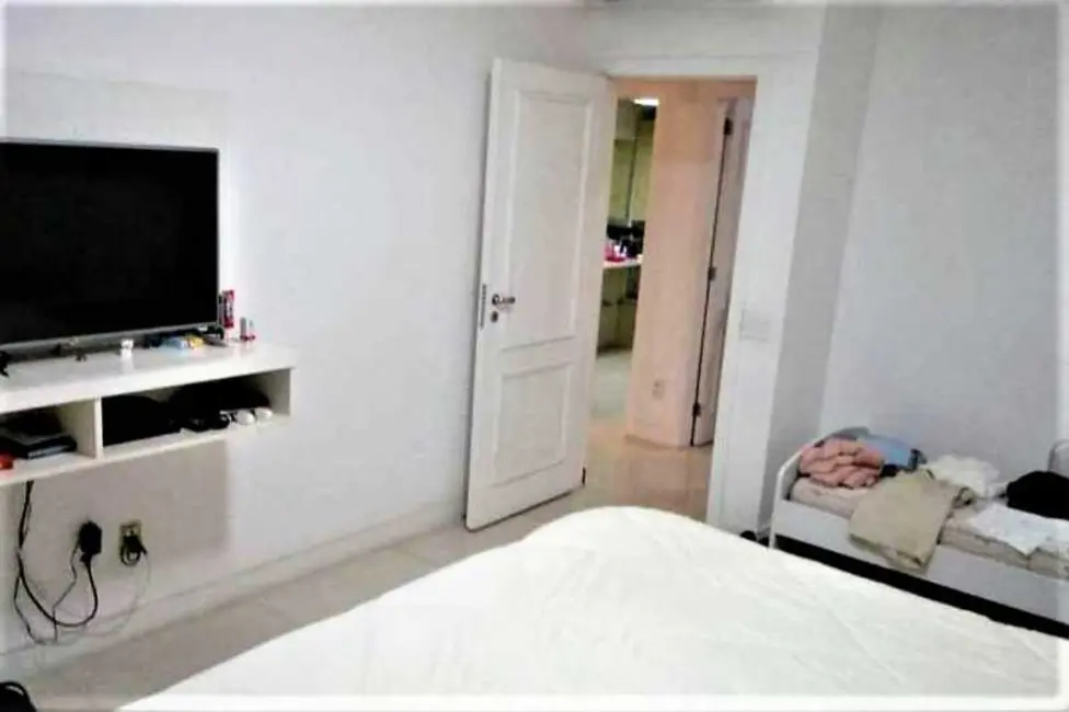 Apartamento com 4 quartos à venda, 250m2 em Rio De Janeiro - RJ - imagem 7 Foto 7 de Apartamento com 4 quartos à venda, 250m2 em Rio De Janeiro - RJ