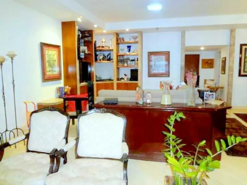 Foto 4 de Apartamento com 4 quartos à venda, 250m2 em Rio De Janeiro - RJ