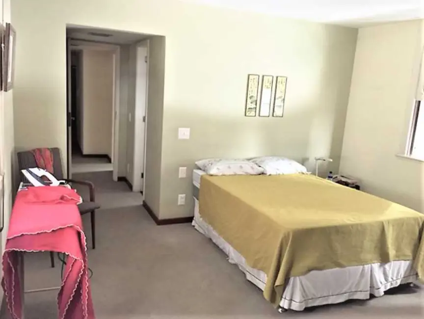 Apartamento com 4 quartos à venda, 251m2 em Rio De Janeiro - RJ - imagem 8 Foto 8 de Apartamento com 4 quartos à venda, 251m2 em Rio De Janeiro - RJ