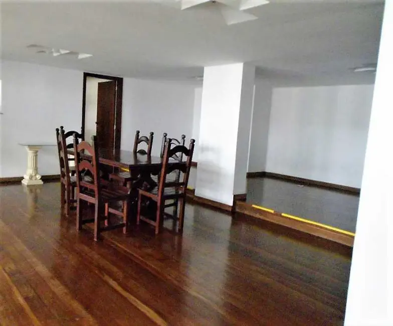 Apartamento com 4 quartos à venda, 300m2 em Rio De Janeiro - RJ - imagem 5 Foto 5 de Apartamento com 4 quartos à venda, 300m2 em Rio De Janeiro - RJ