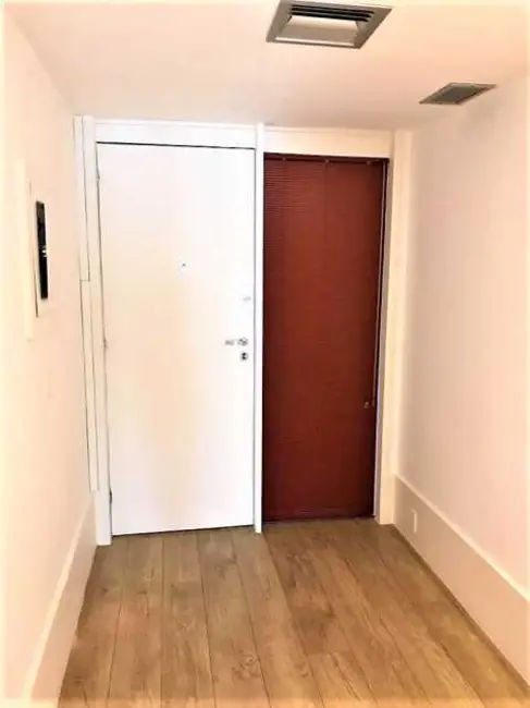 Sala Comercial à venda, 32m2 em Rio De Janeiro - RJ - imagem 4 Foto 4 de Sala Comercial à venda, 32m2 em Rio De Janeiro - RJ
