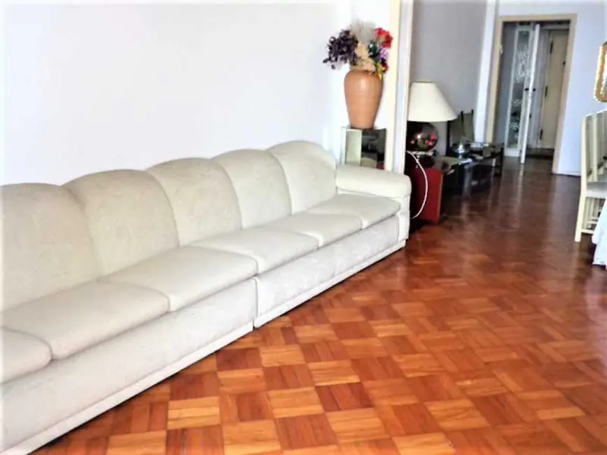 Apartamento com 3 quartos à venda, 147m2 em Rio De Janeiro - RJ - imagem 4 Foto 4 de Apartamento com 3 quartos à venda, 147m2 em Rio De Janeiro - RJ