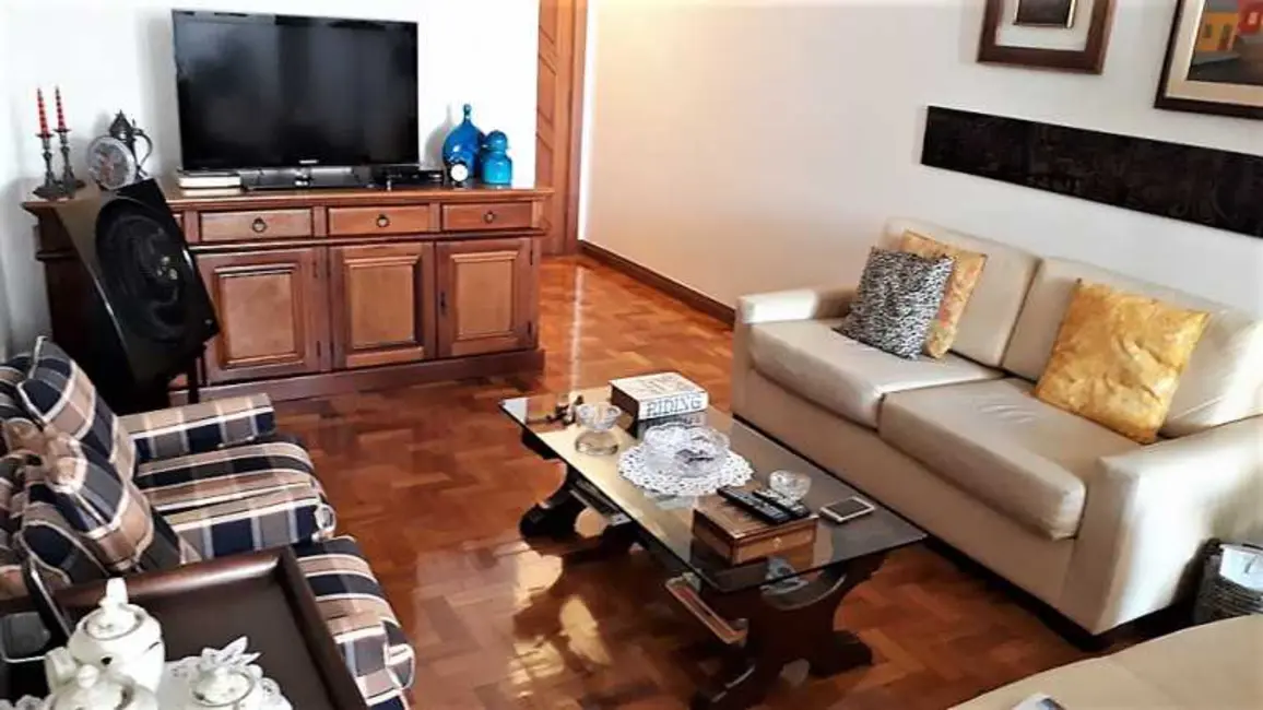 Apartamento com 3 quartos à venda, 126m2 em Rio De Janeiro - RJ - imagem 5 Foto 5 de Apartamento com 3 quartos à venda, 126m2 em Rio De Janeiro - RJ