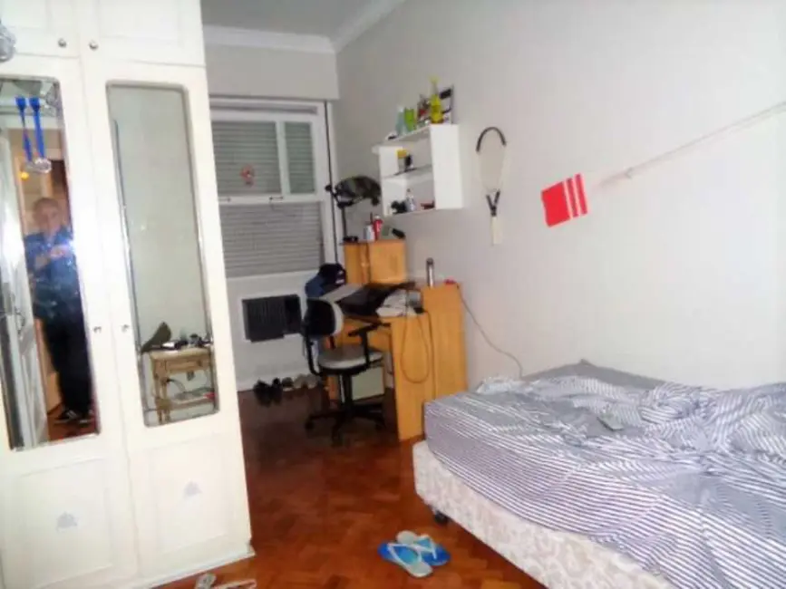 Apartamento com 4 quartos à venda, 220m2 em Rio De Janeiro - RJ - imagem 8 Foto 8 de Apartamento com 4 quartos à venda, 220m2 em Rio De Janeiro - RJ