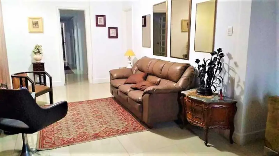 Foto 8 de Apartamento com 4 quartos à venda, 180m2 em Rio De Janeiro - RJ