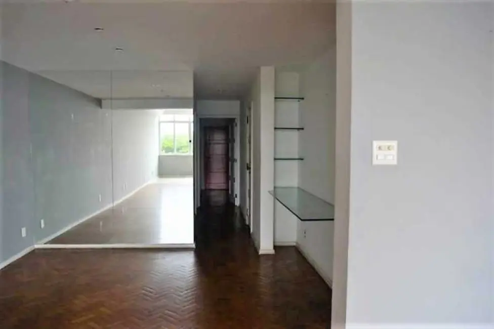 Apartamento com 4 quartos à venda, 311m2 em Rio De Janeiro - RJ - imagem 8 Foto 8 de Apartamento com 4 quartos à venda, 311m2 em Rio De Janeiro - RJ