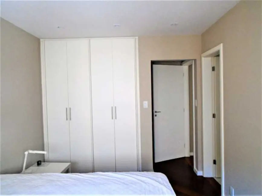 Apartamento com 4 quartos à venda, 195m2 em Rio De Janeiro - RJ - imagem 9 Foto 9 de Apartamento com 4 quartos à venda, 195m2 em Rio De Janeiro - RJ