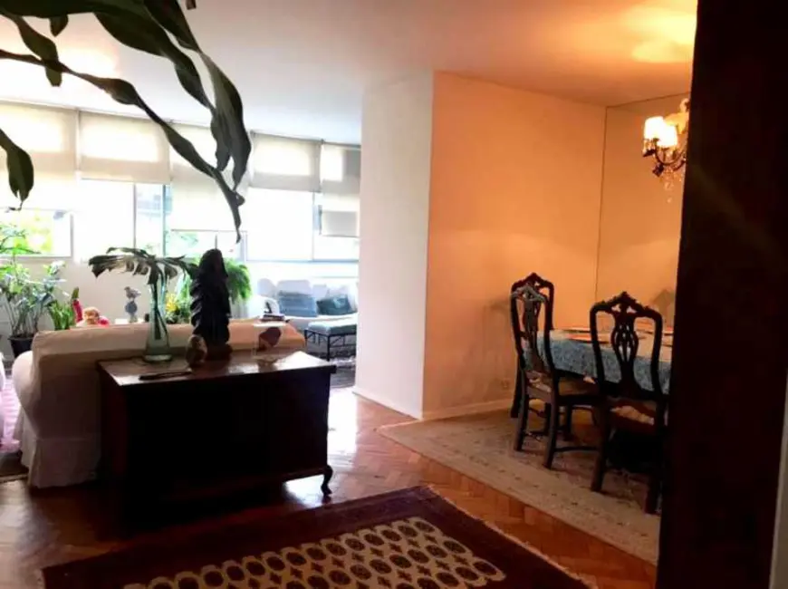 Apartamento com 4 quartos à venda, 137m2 em Rio De Janeiro - RJ - imagem 7 Foto 7 de Apartamento com 4 quartos à venda, 137m2 em Rio De Janeiro - RJ