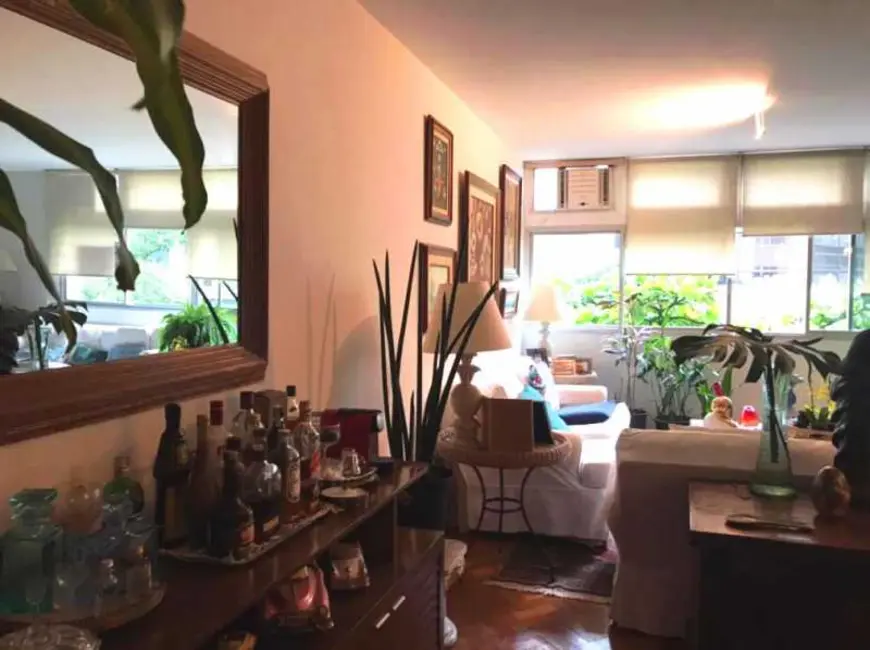 Apartamento com 4 quartos à venda, 137m2 em Rio De Janeiro - RJ - imagem 5 Foto 5 de Apartamento com 4 quartos à venda, 137m2 em Rio De Janeiro - RJ