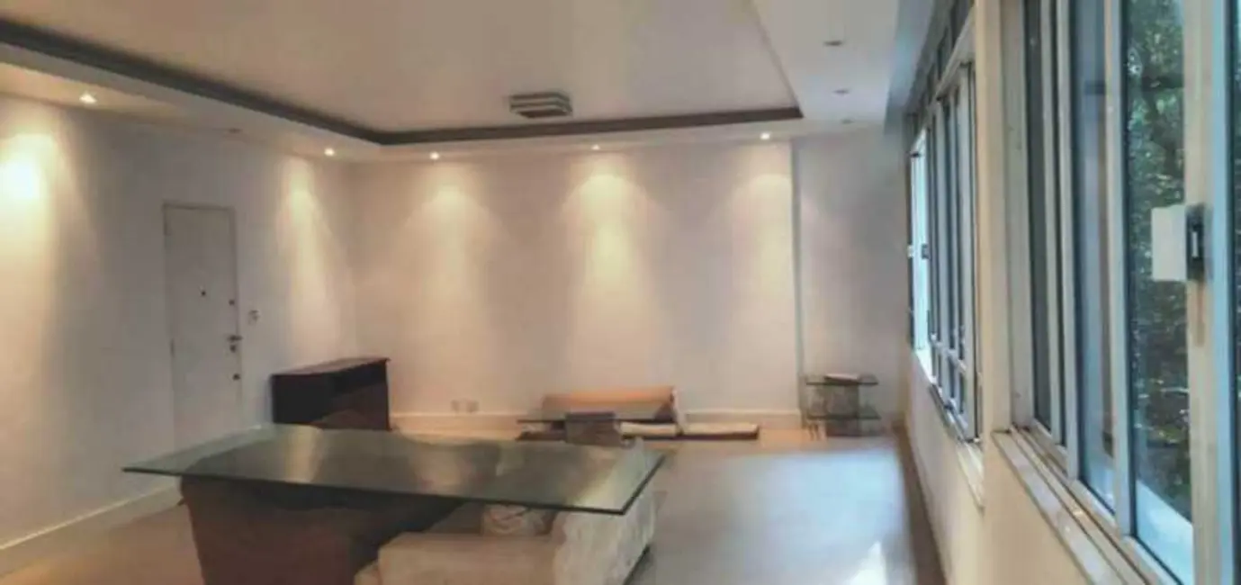 Apartamento com 3 quartos à venda, 159m2 em Rio De Janeiro - RJ - imagem 6 Foto 6 de Apartamento com 3 quartos à venda, 159m2 em Rio De Janeiro - RJ